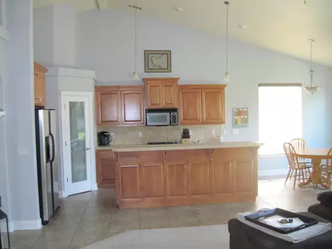 2150 Cadjew St, Redding, CA 96003 photo 6