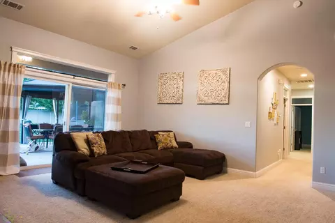 2150 Cadjew St, Redding, CA 96003 photo 2