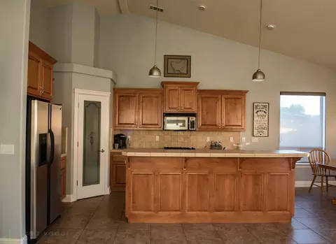 2150 Cadjew St, Redding, CA 96003 photo 4