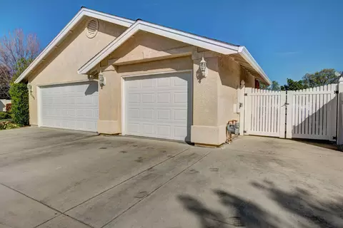4345 Eden Ridge Ct, Redding, CA 96001 photo 2