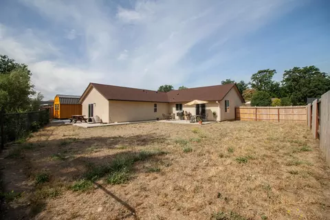 7237 Legacy Ct, Redding, CA 96001 photo 17