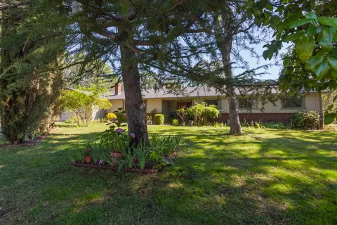 7480 Fiesta Way, Redding, CA 96002 photo 2