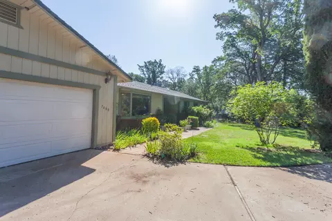 7480 Fiesta Way, Redding, CA 96002 photo 4
