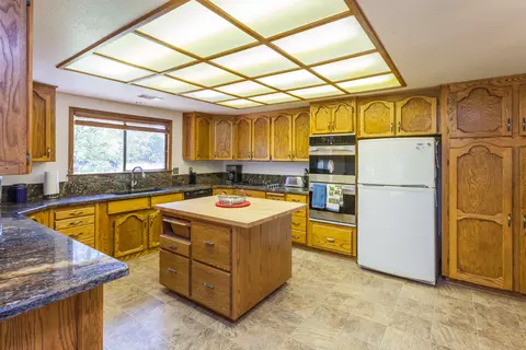 7480 Fiesta Way, Redding, CA 96002 photo 15