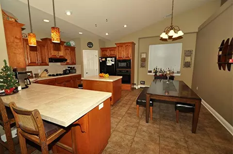 2335 Columbia Way, Redding, CA 96003 photo 3