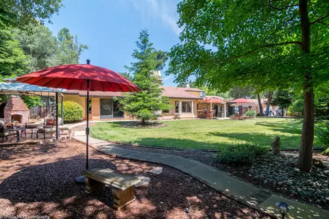 2525 Clara Ct, Redding, CA 96002 photo 4
