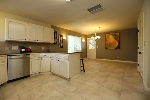 9887 Swasey Dr, Redding, CA 96001 photo 7