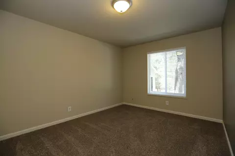 9887 Swasey Dr, Redding, CA 96001 photo 17