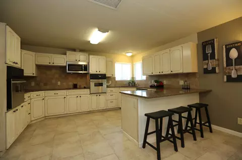 9887 Swasey Dr, Redding, CA 96001 photo 8