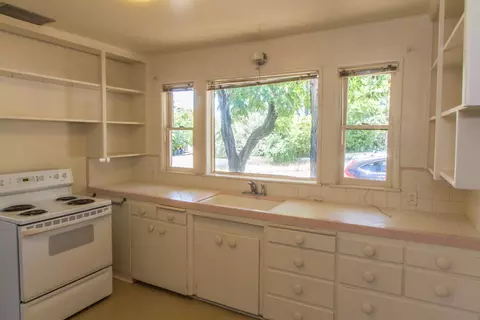 1928 Chestnut St, Redding, CA 96001 photo 2