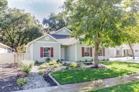 5543 Lexi Ln, Redding, CA 96001 photo 1