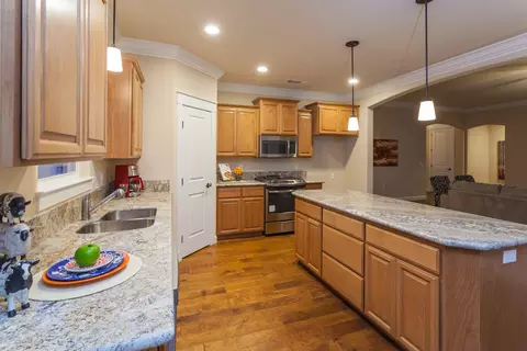5557 Lexi Ln, Redding, CA 96001 photo 12