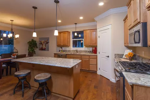 5557 Lexi Ln, Redding, CA 96001 photo 9