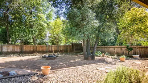 1907 Tiburon Dr, Redding, CA 96003 photo 15