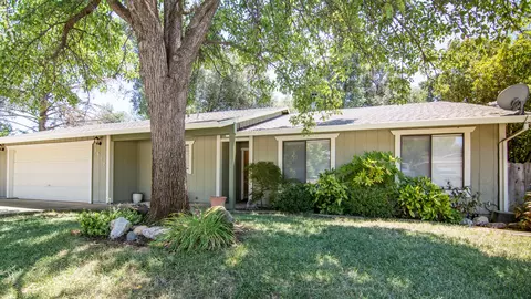 1907 Tiburon Dr, Redding, CA 96003 photo 1