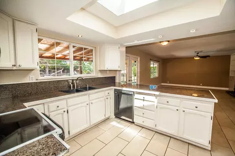 7046 Hermosa Way, Redding, CA 96002 photo 13