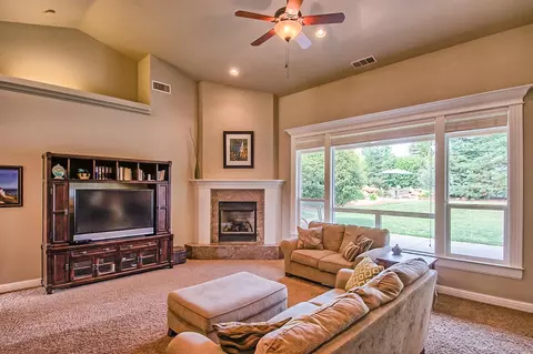 1492 Lakeside Dr, Redding, CA 96001 photo 7
