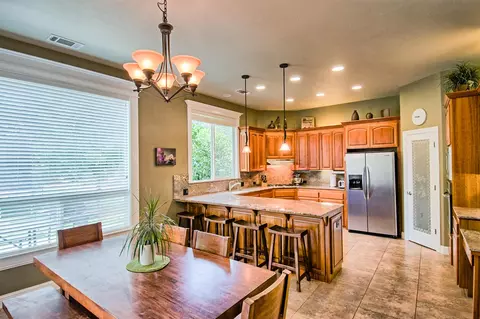 1492 Lakeside Dr, Redding, CA 96001 photo 8