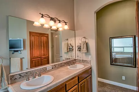 1492 Lakeside Dr, Redding, CA 96001 photo 17