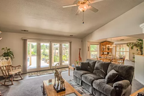 12669 Glide Way, Redding, CA 96003 photo 10