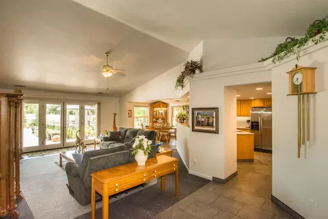 12669 Glide Way, Redding, CA 96003 photo 9