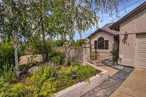 1811 Trailwood Ct, Redding, CA 96003 photo 1