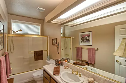 1811 Trailwood Ct, Redding, CA 96003 photo 17