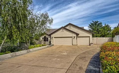 1811 Trailwood Ct, Redding, CA 96003 photo 2