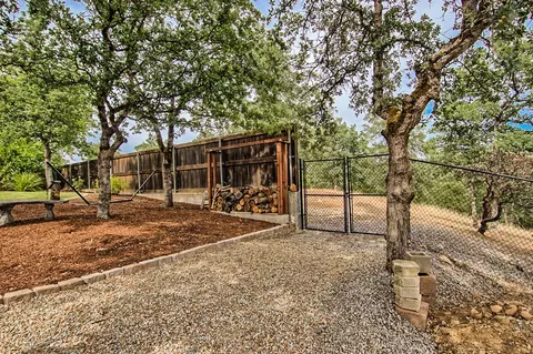 1811 Trailwood Ct, Redding, CA 96003 photo 33