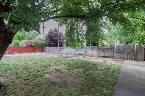 597 Terrace Dr, Redding, CA 96002 photo 17