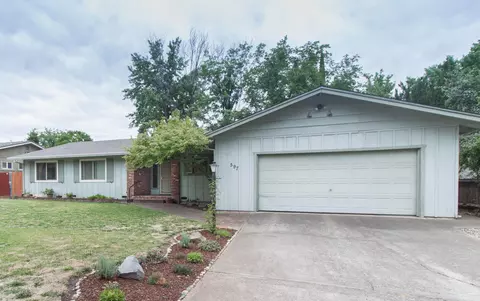 597 Terrace Dr, Redding, CA 96002 photo 2