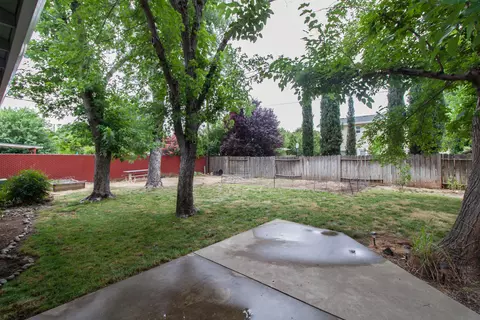 597 Terrace Dr, Redding, CA 96002 photo 15