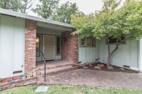 597 Terrace Dr, Redding, CA 96002 photo 3