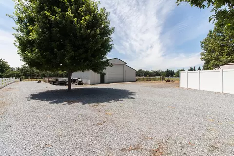 19865 Holstein Ln, Redding, CA 96002 photo 27