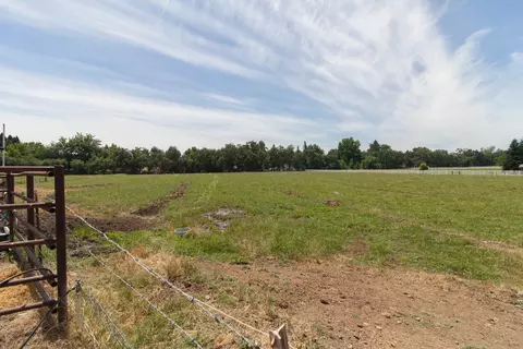 19865 Holstein Ln, Redding, CA 96002 photo 29