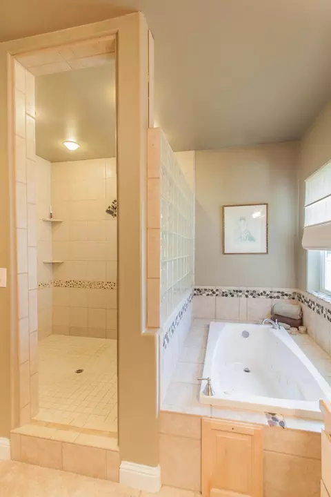 19865 Holstein Ln, Redding, CA 96002 photo 13