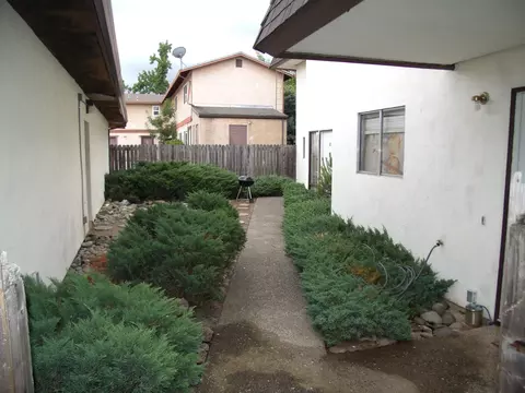 330 Buckeye Ter, Redding, CA 96003 photo 3