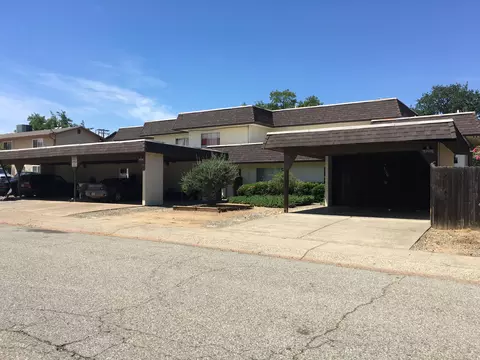 330 Buckeye Ter, Redding, CA 96003 photo 1