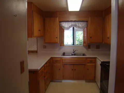 4565 Enchanted Way, Redding, CA 96001 photo 3