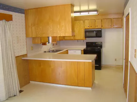 4565 Enchanted Way, Redding, CA 96001 photo 2
