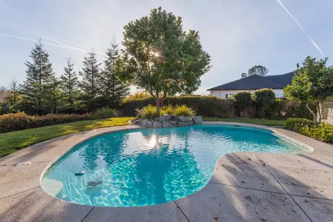 3010 Misty Glen Dr, Redding, CA 96001 photo 3