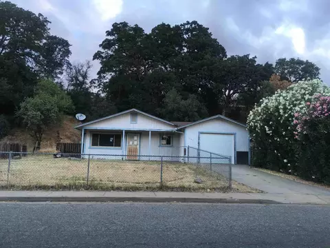 1040 Aloha St, Red Bluff, CA 96080 photo 1