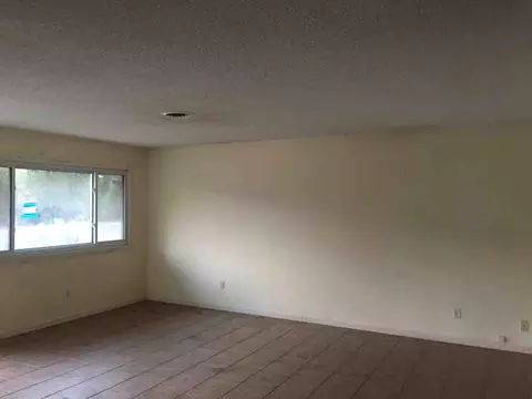 1040 Aloha St, Red Bluff, CA 96080 photo 2