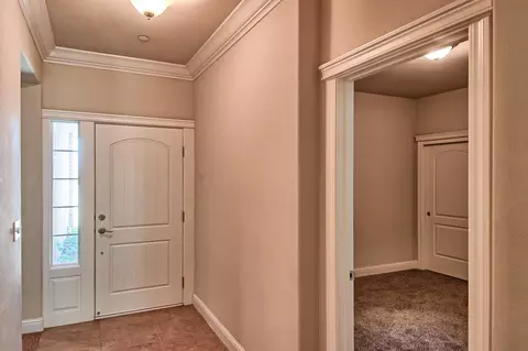 601 Rogue River Way, Redding, CA 96003 photo 4