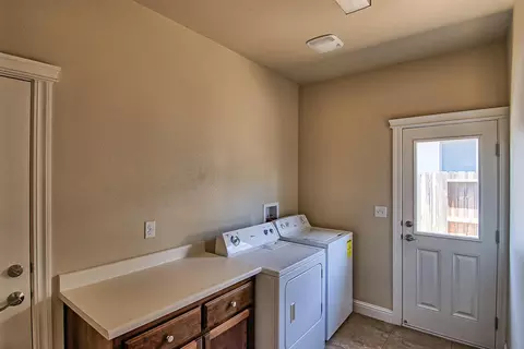 601 Rogue River Way, Redding, CA 96003 photo 14
