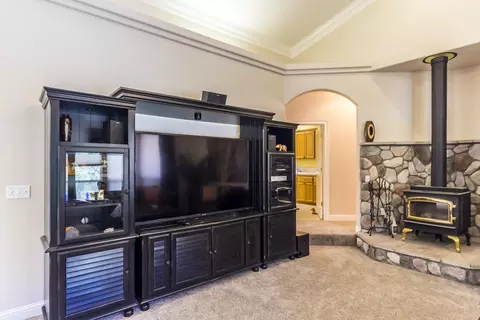 10050 Tilton Mine Rd, Redding, CA 96001 photo 4