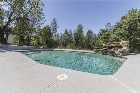 10050 Tilton Mine Rd, Redding, CA 96001 photo 2