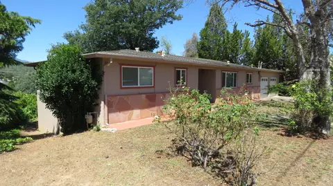 1608 Ridge Dr, Redding, CA 96001 photo 2