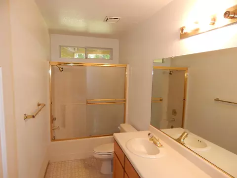 1570 Marigold Way, Redding, CA 96003 photo 18