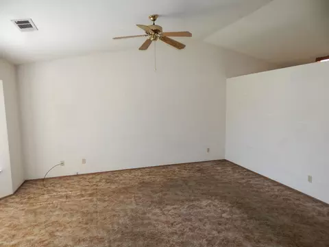 1570 Marigold Way, Redding, CA 96003 photo 3